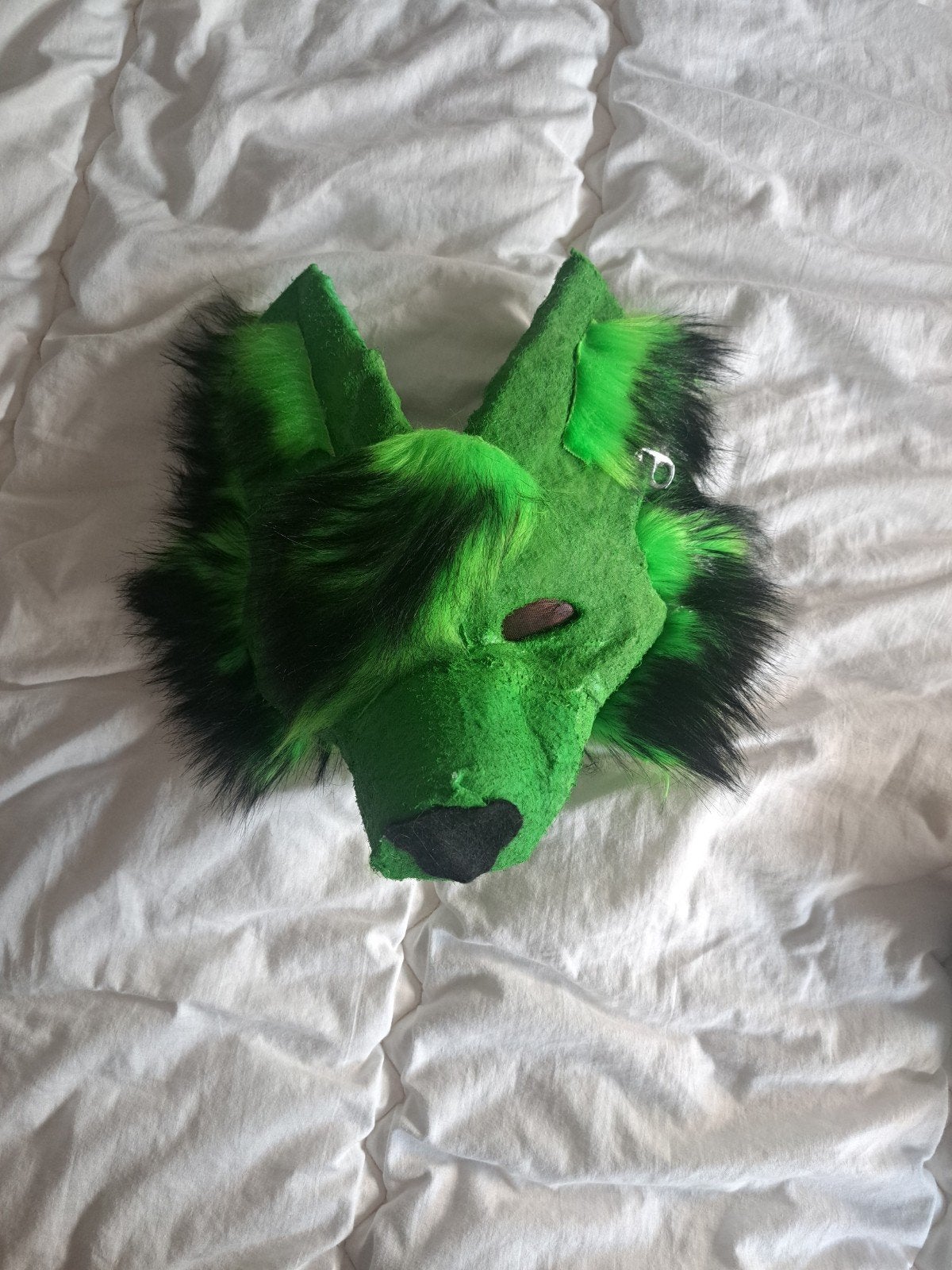 Scene wolf (therian) mask [EO], Ophalen