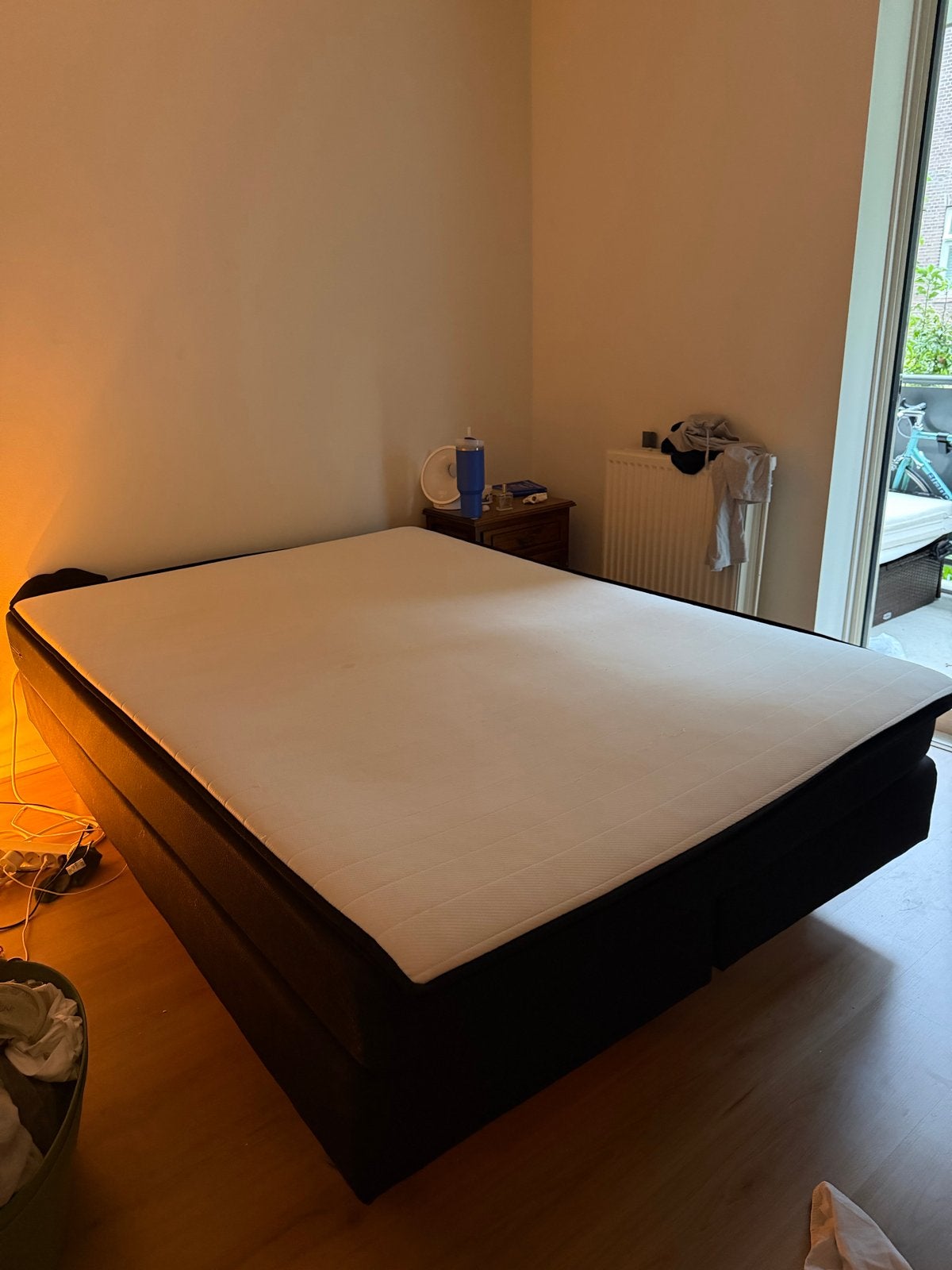 Jysk Boxspring 140x200 cm met topper en optioneel dekbed, Ophalen, Gebruikt, Zwart, 140 cm