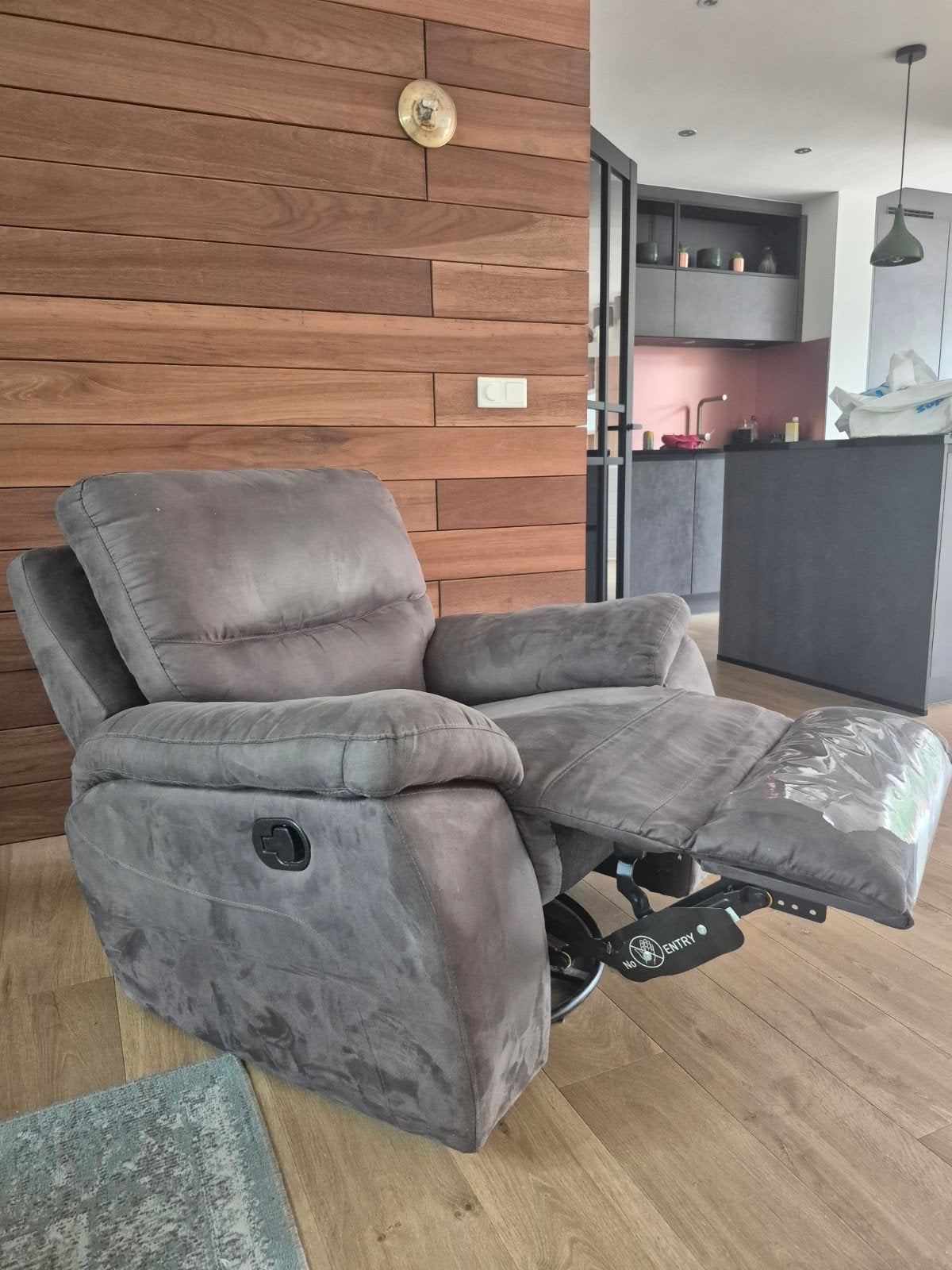 Relaxfauteuil. Stoel. Voorzien van schommel/draai/kantelfunc, Ophalen, 75 tot 100 cm, Zo goed als nieuw, 75 tot 100 cm