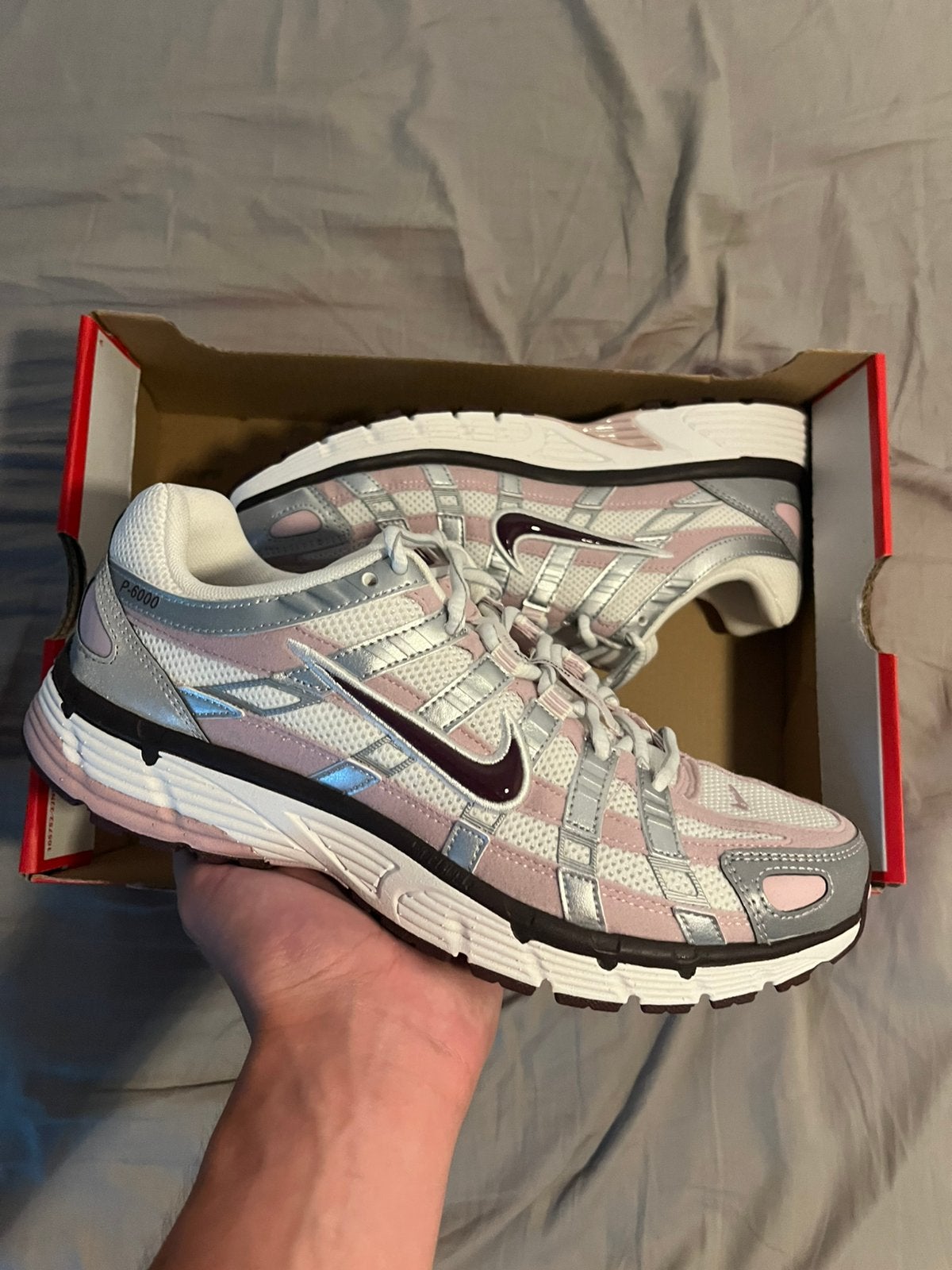 Nike P-6000 Wit Zilver Roze - Maat 42, Kleding | Dames, Nieuw, Ophalen of Verzenden, Sneakers of Gympen, Roze