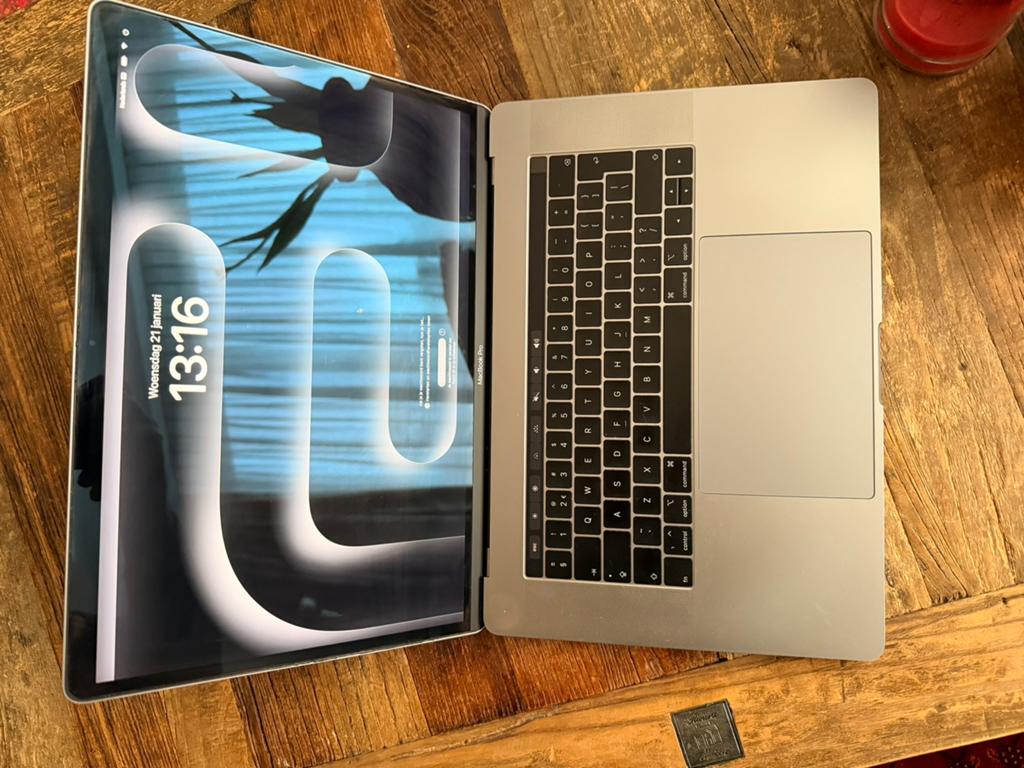 MacBook Pro 15” (2018) | i7 | 16GB | 500GB SSD | 95 cycli, Computers en Software, Apple Macbooks, MacBook Pro, 2 tot 3 Ghz, 15 inch