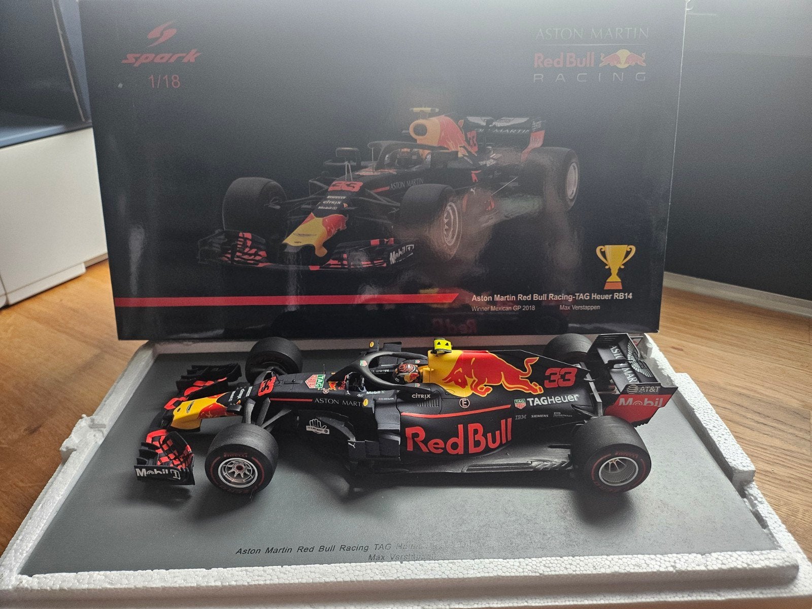 Spark 1:18 Max Verstappen RB14 – Winner Mexican GP 2018, Ophalen of Verzenden, Zo goed als nieuw, Formule 1