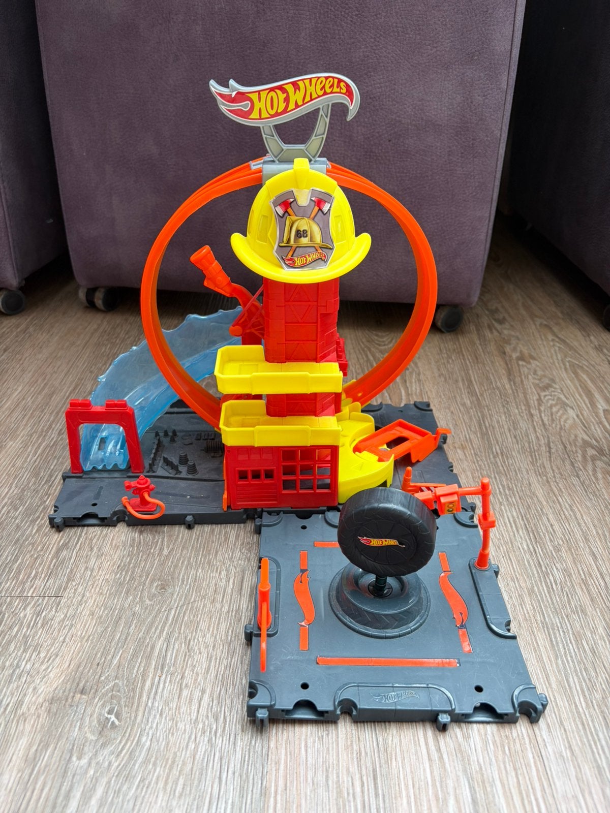 Hot Wheels Brandweerkazerne met lanceerfunctie, Ophalen of Verzenden, Gebruikt