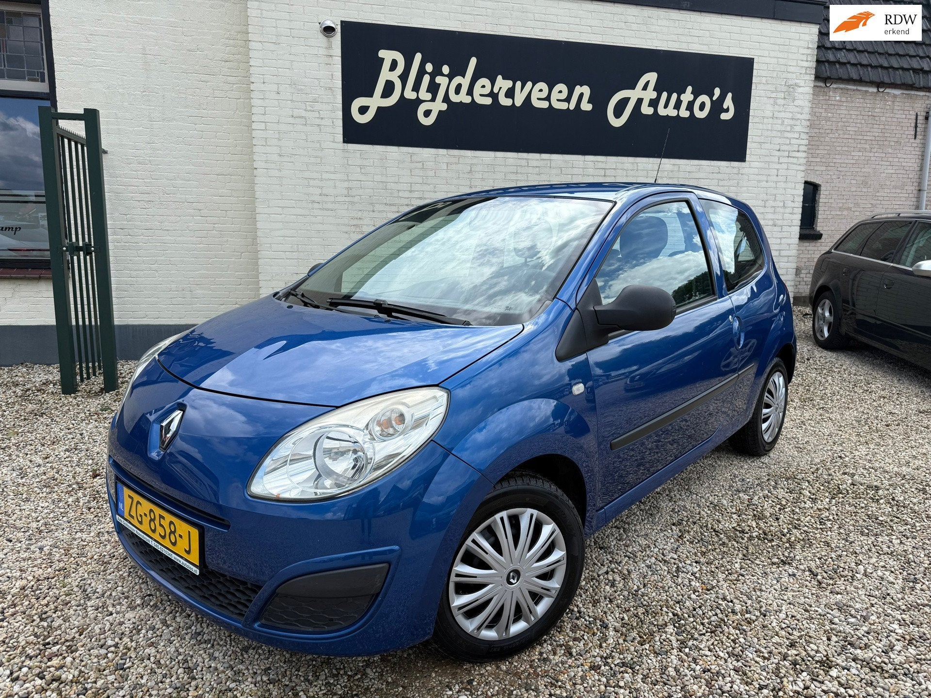 Renault Twingo 1.2 Acces Nieuwe Koppeling | All Season Bande, Voorwielaandrijving, Gebruikt, 31 €/maand, 4 cilinders