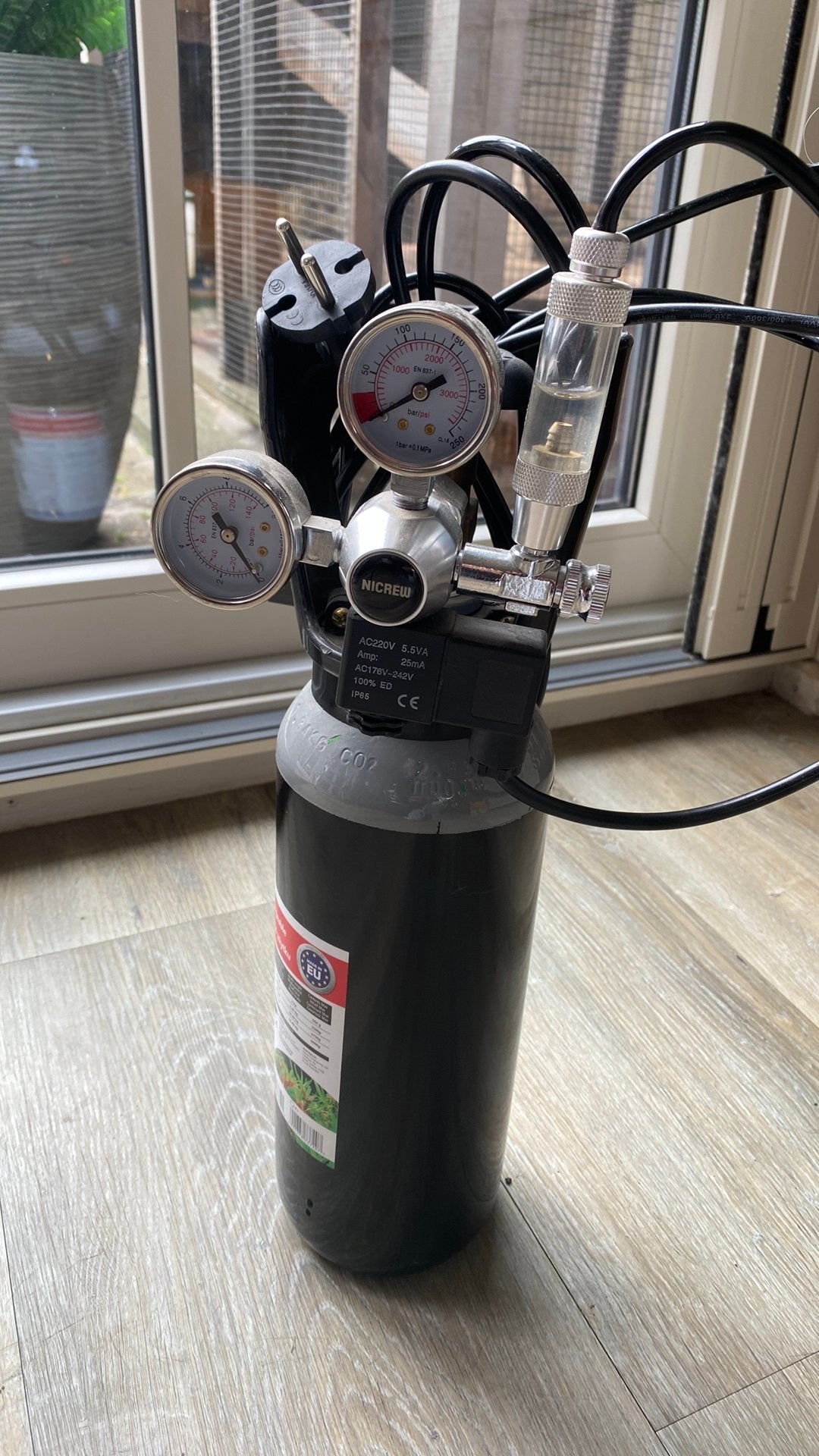Co2 set  aquarium met 2 liter tank, Dieren en Toebehoren, Ophalen, Gebruikt, CO₂-systeem