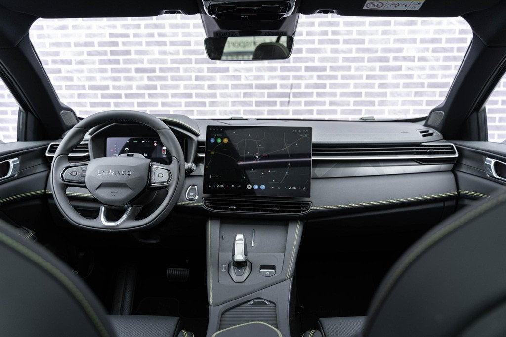 Lynk & Co 01 1.5 More PHEV | Panoramadak | Elektrisch/Schuif, 12 maanden, 4 cilinders, 1898 kg, Zwart