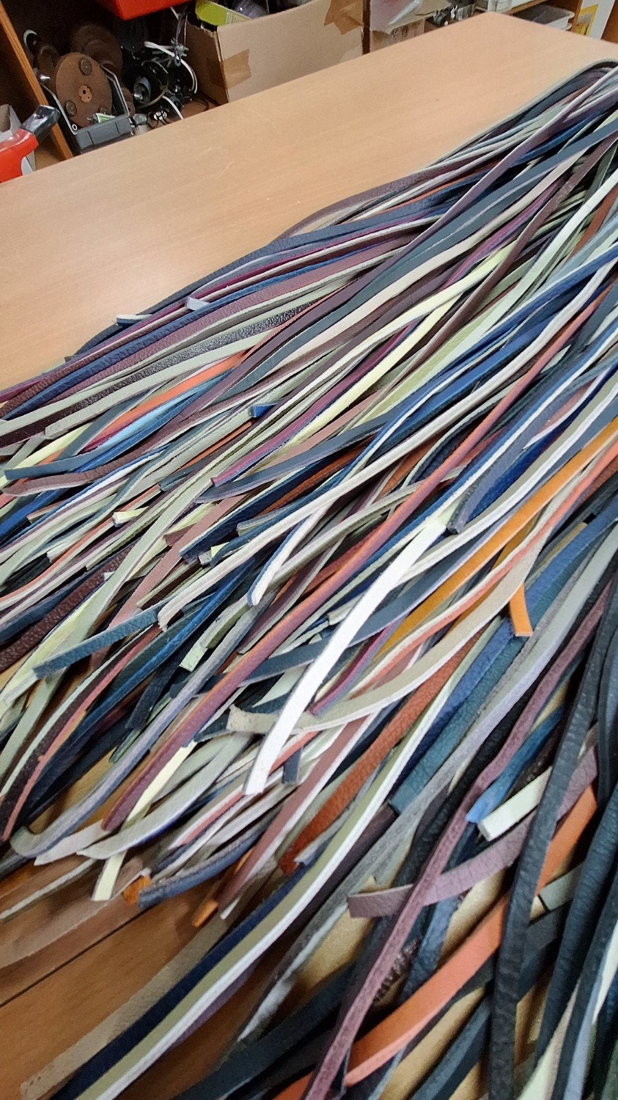 Rundslerenveter,allerlei kleuren, 1 euro per stuk., Overige kleuren, Leer of Kunstleer, Nieuw, Ophalen of Verzenden
