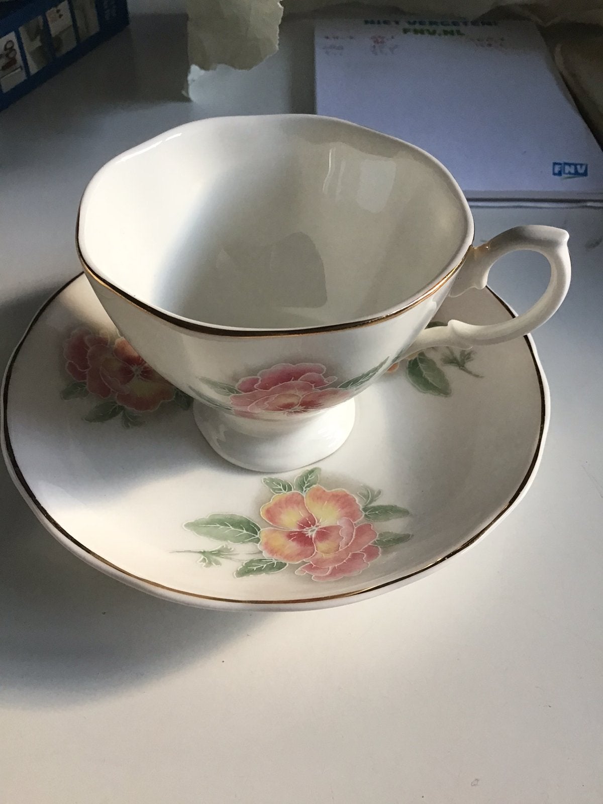 Debonair Royal Staffordshire kop en schotel fine bone china, Ophalen of Verzenden