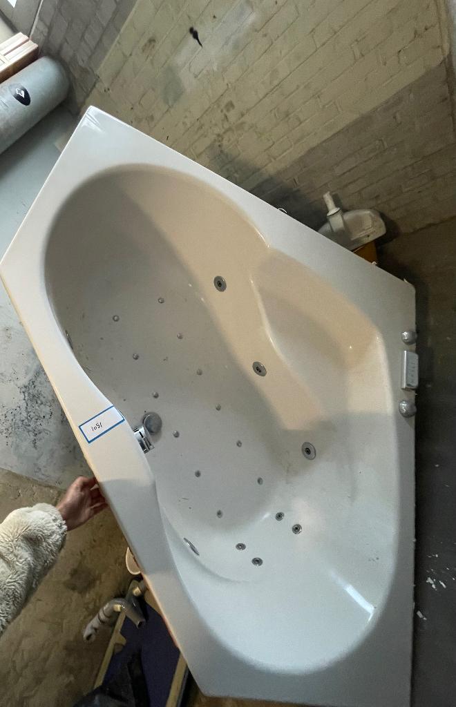 Badkuip, Ophalen, Zo goed als nieuw, Met douche