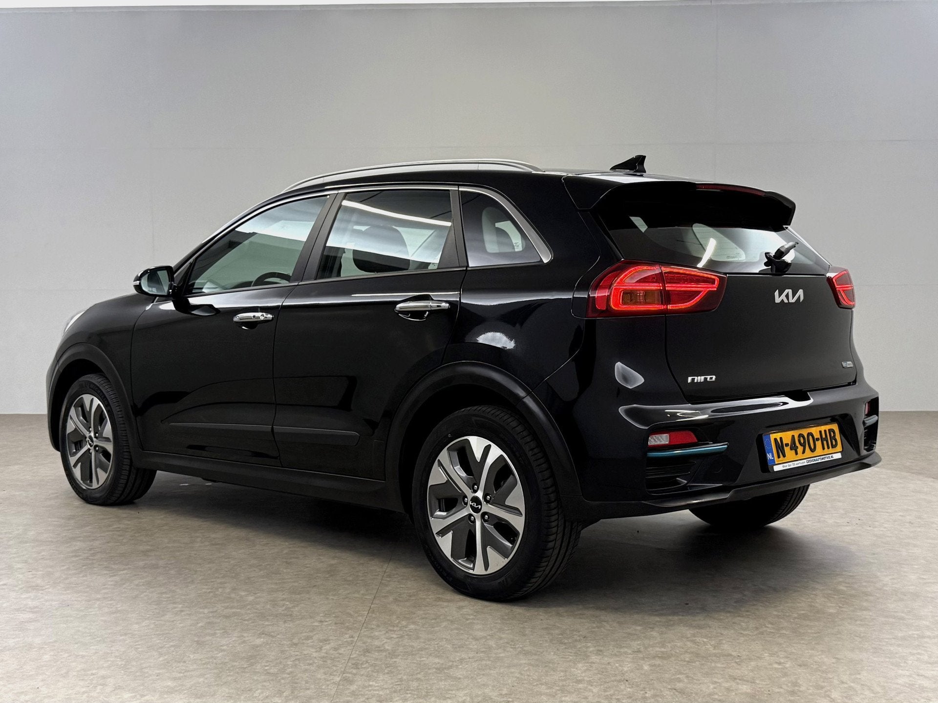 Foto 3 van Kia e-Niro DynamicLine 64 kWh | Snelladen | SOH 95% | Clima