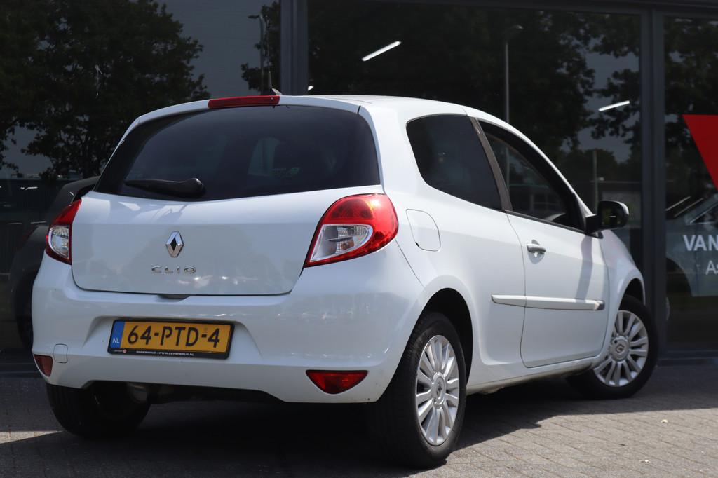 Renault Clio 1.2 Collection | Nieuw binnen | Navi | Cruise, Auto's, Voorwielaandrijving, Euro 5, 4 cilinders, Origineel Nederlands