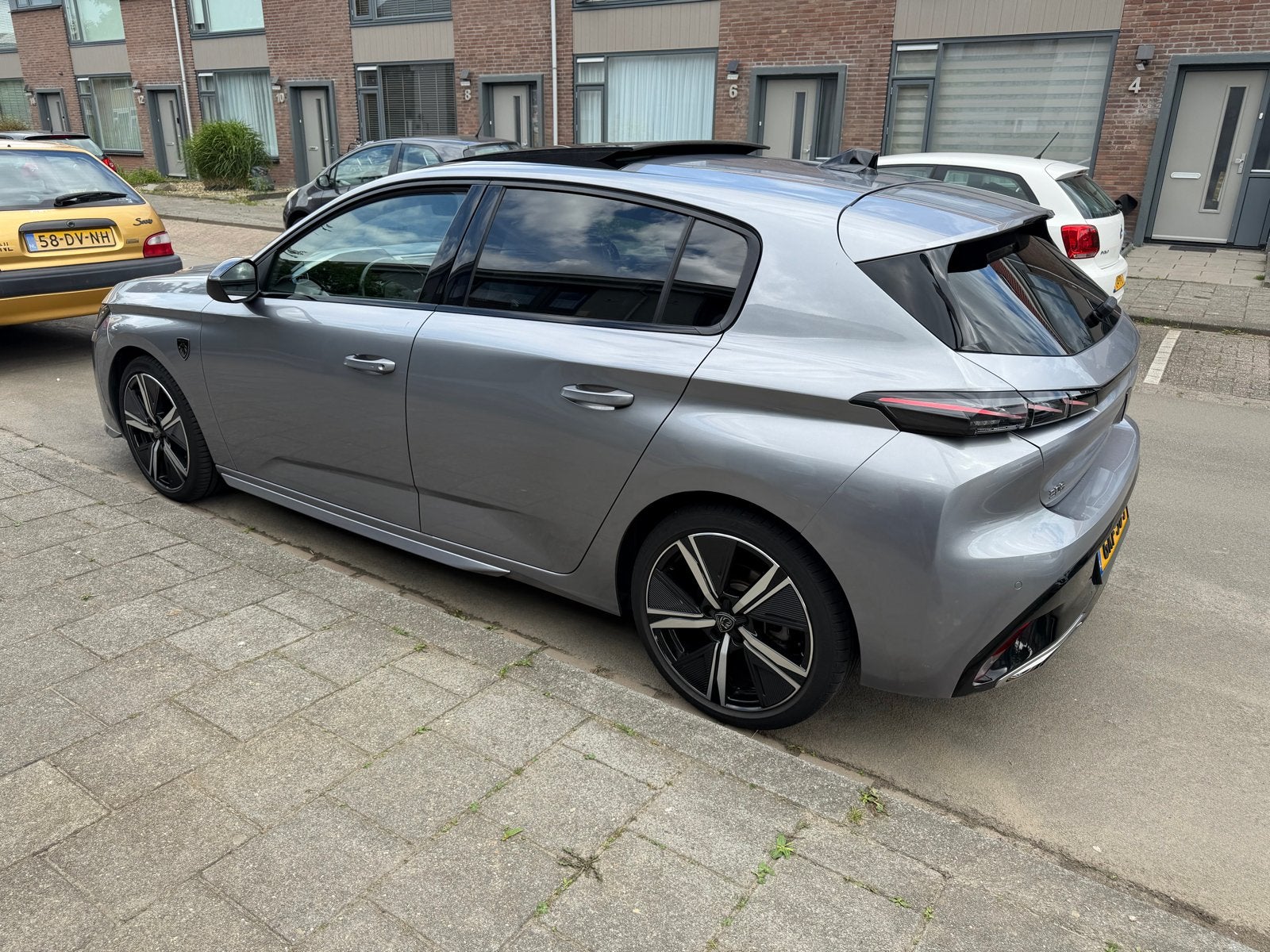 Peugeot 308 1.2 Puretech 130pk Eat8 2022 Grijs, 1263 kg, 680 kg, 1199 cc, 1200 kg