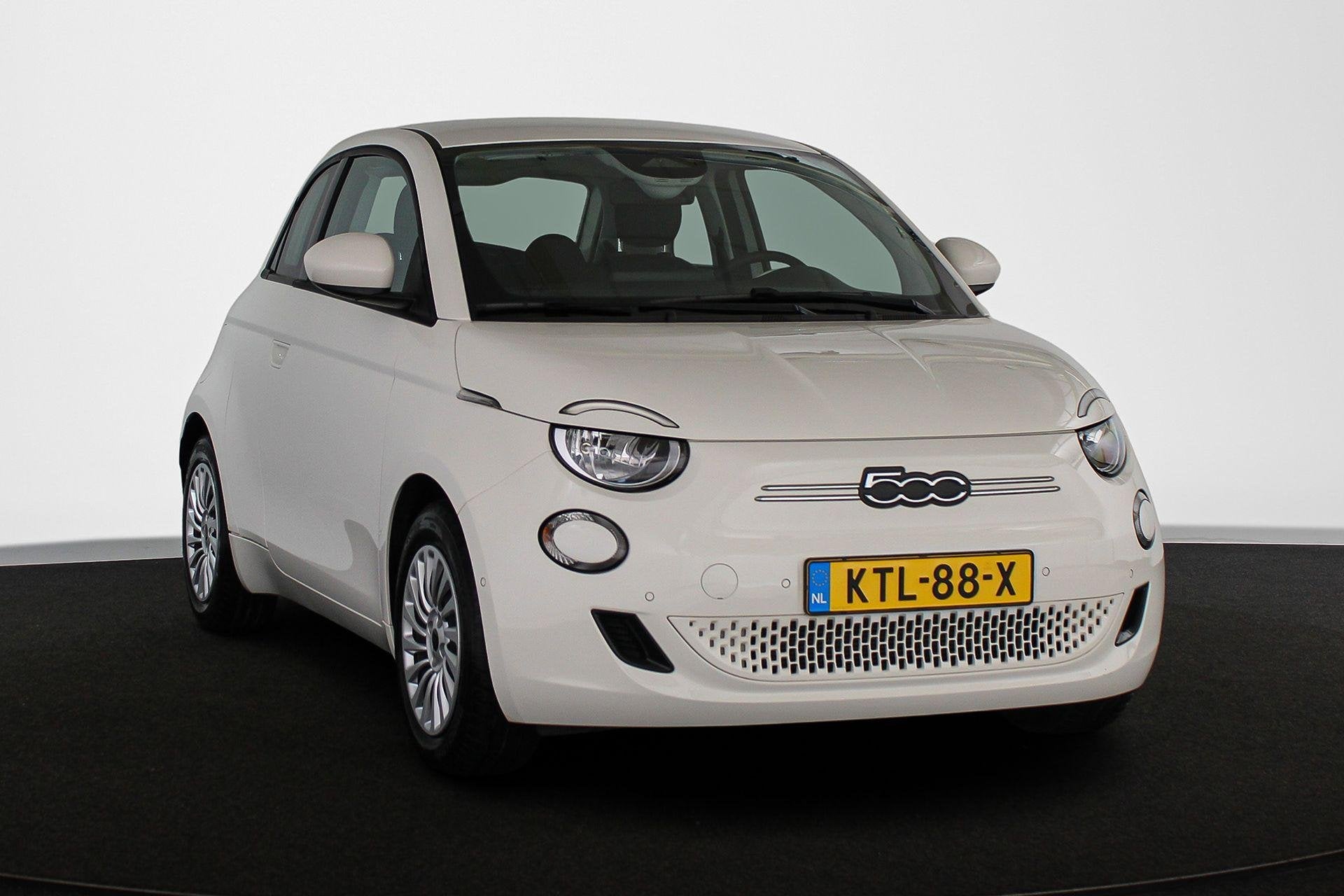 Fiat 500 3+1 Icon 42 kWh SOH 97% Achteruitrijcamera Apple Ca, Auto's, Gebruikt, 4 stoelen, 97 %, Geïmporteerd