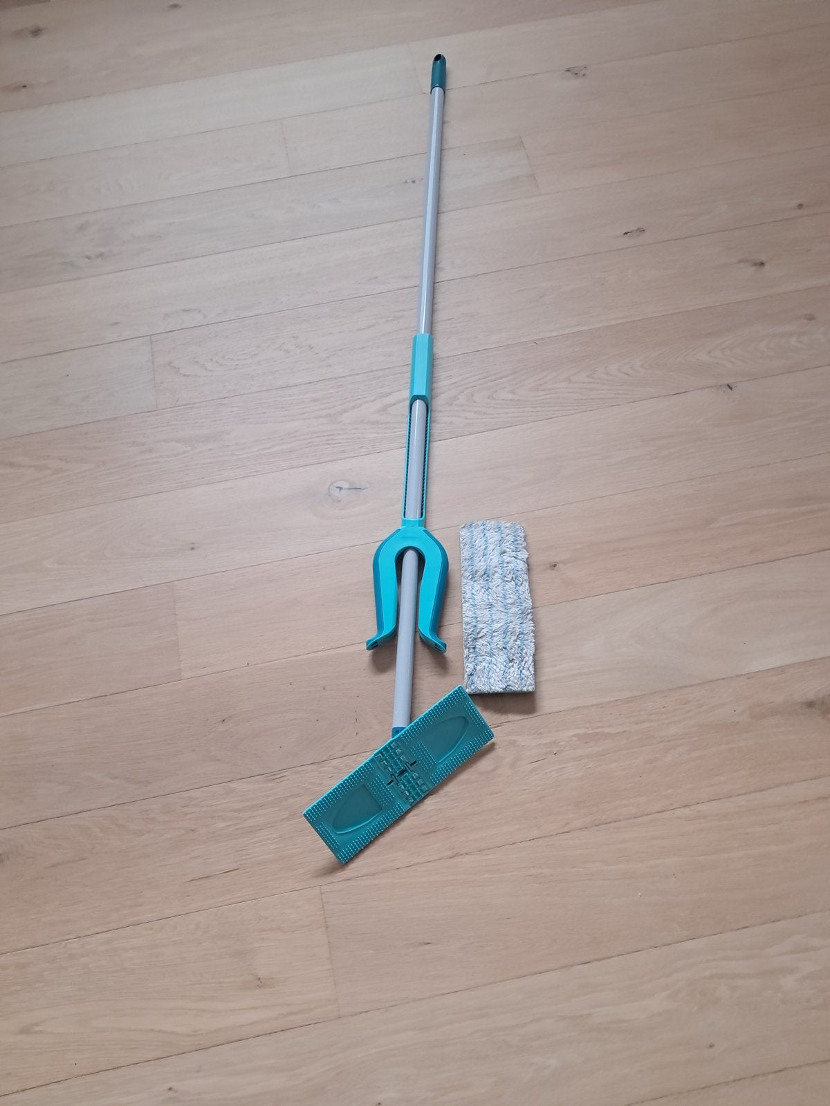 Leifheit Easy Wring & Clean Mop met steel, Ophalen of Verzenden, Mop of Dweil