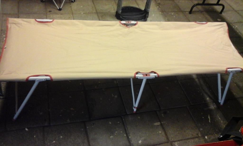 tekoop een stretcher prijs bieden, Ophalen, Zo goed als nieuw