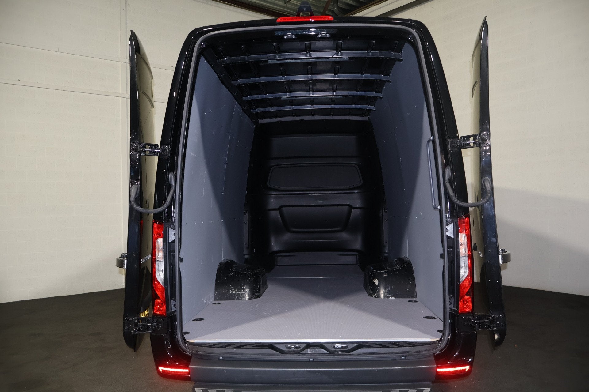 Mercedes-Benz Sprinter 519 CDI L4 H2 DC Aico Led Navigatie C, Auto's, Automaat, Achterwielaandrijving, Gebruikt, Euro 6