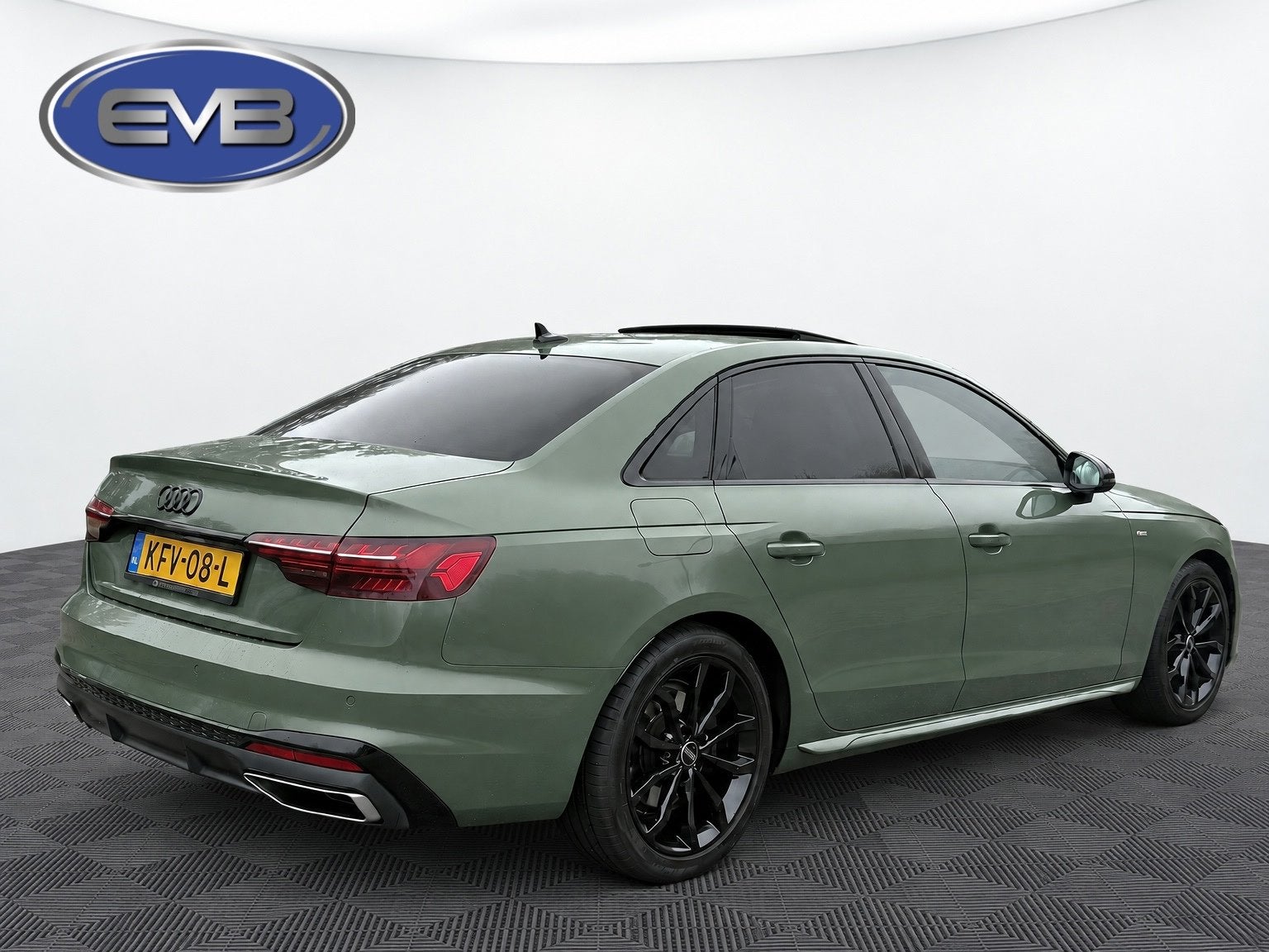 Audi A4 LIMOUSINE 35 TFSI S- LINE edition, district groen me, Auto's, Gebruikt, Euro 6, 4 cilinders, Leder
