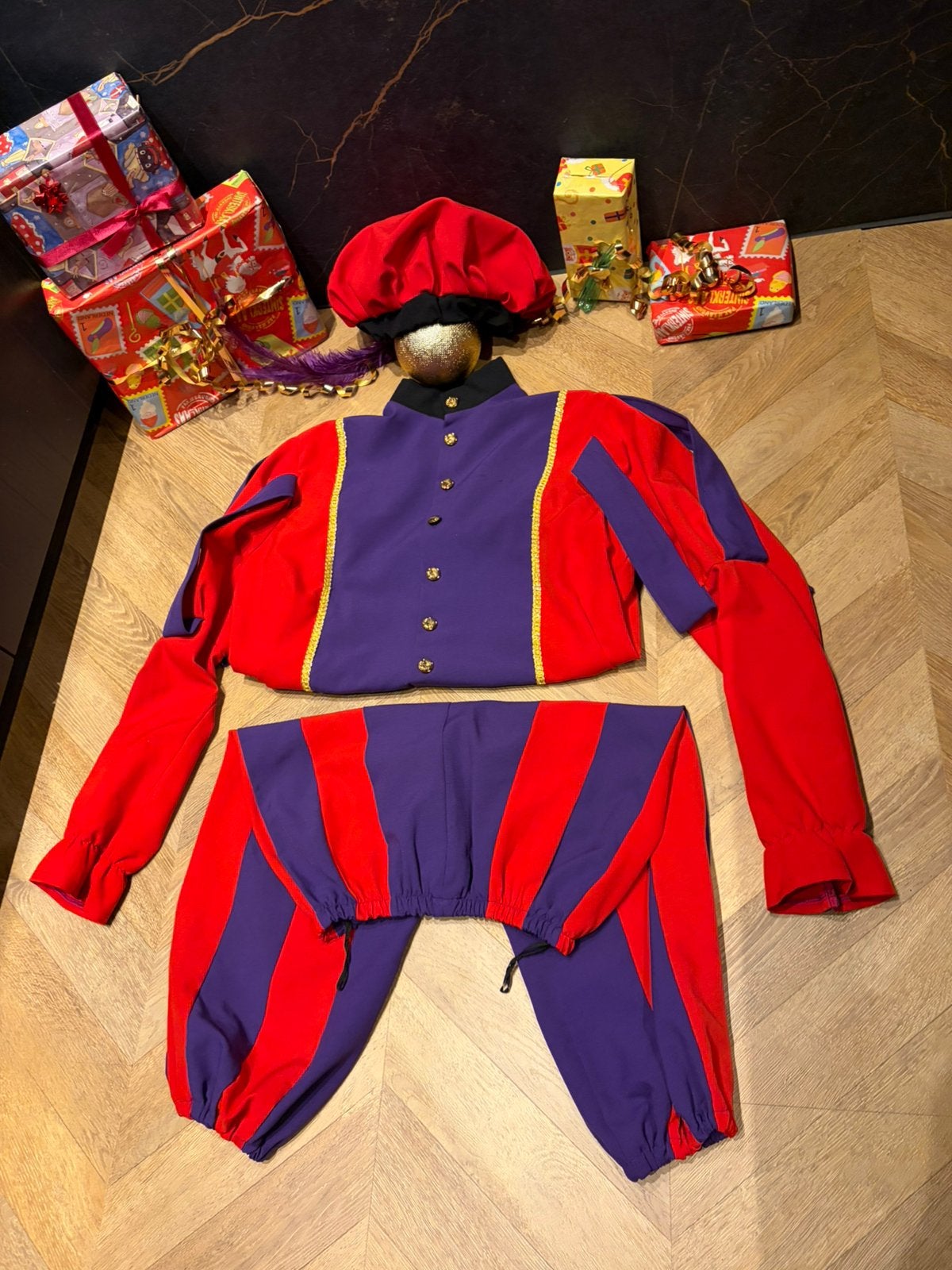 Pietenpak paars rood maat S luxe set sinterklaas, Diversen, Ophalen of Verzenden, Zo goed als nieuw