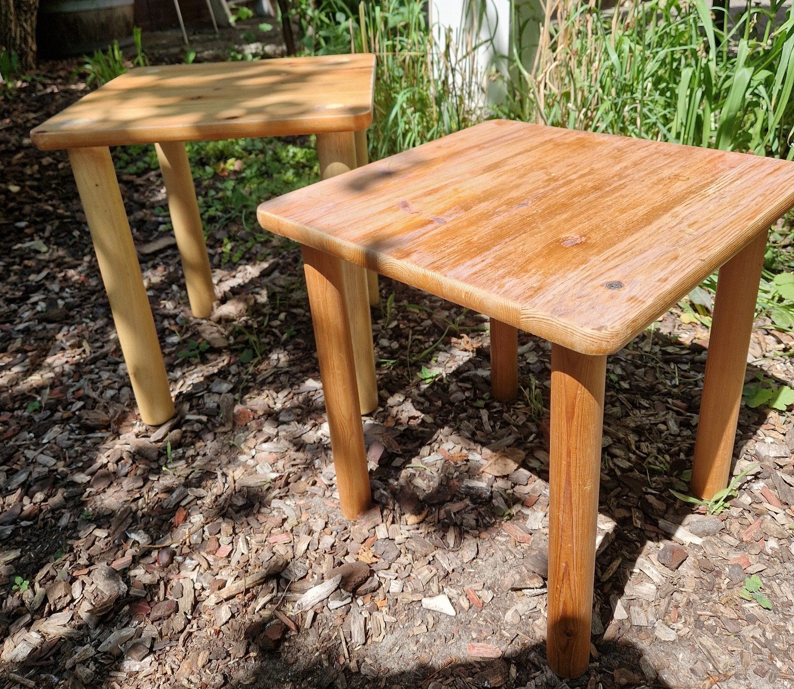 Te koop 2 practische bijzettafeltje, Huis en Inrichting, Tafels | Bijzettafels, Ophalen, Rechthoekig, Minder dan 55 cm, Minder dan 45 cm