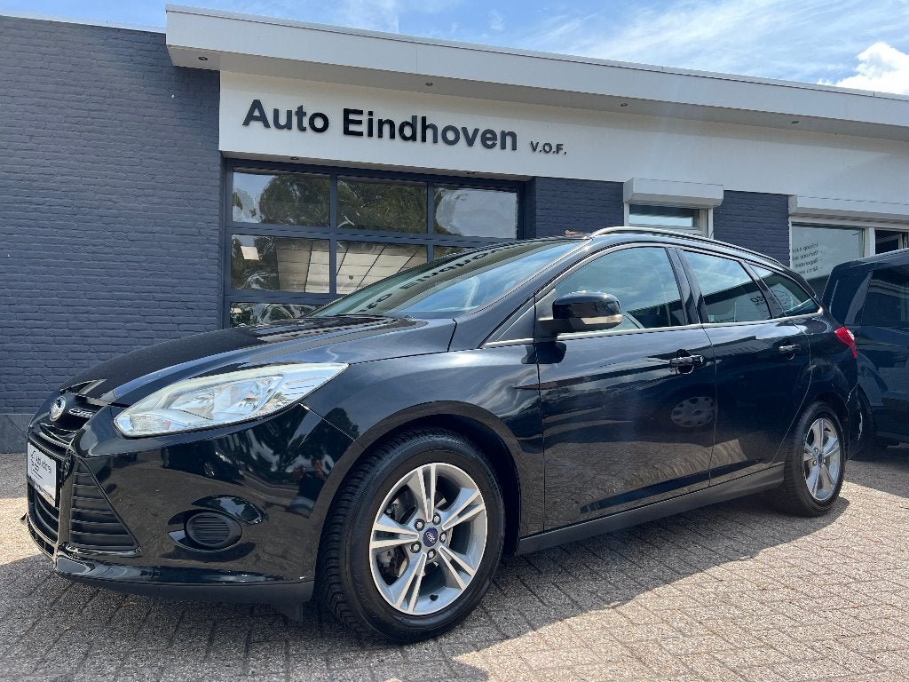Ford Focus 1.0 Ecob,101PK,Station,Airco,Nav,Nw Distr €4895,-, Zwart, Zwart, Handgeschakeld, 998 cc