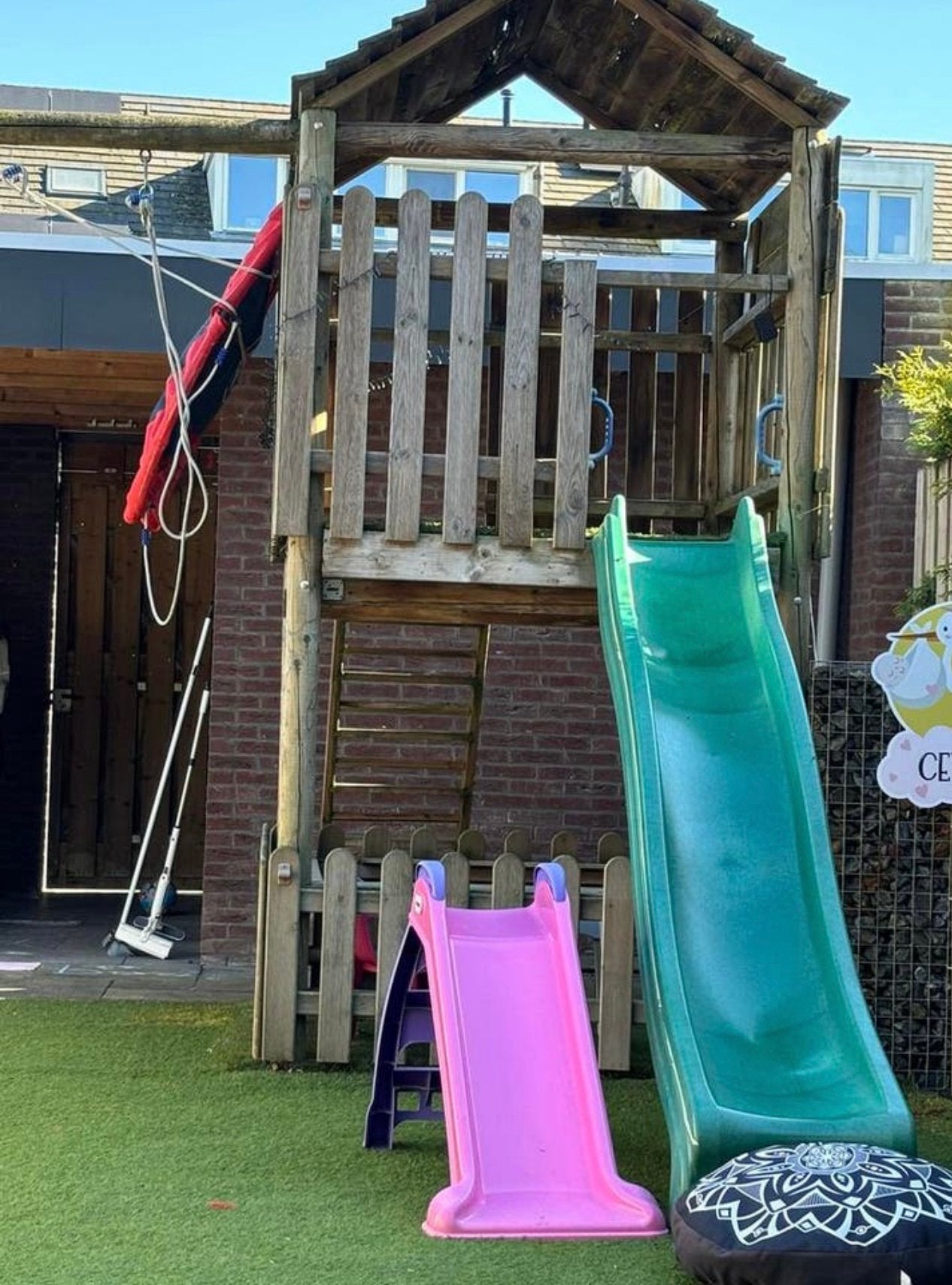 Speeltoestel met glijbaan en schommel, Ophalen, Gebruikt, Glijbaan