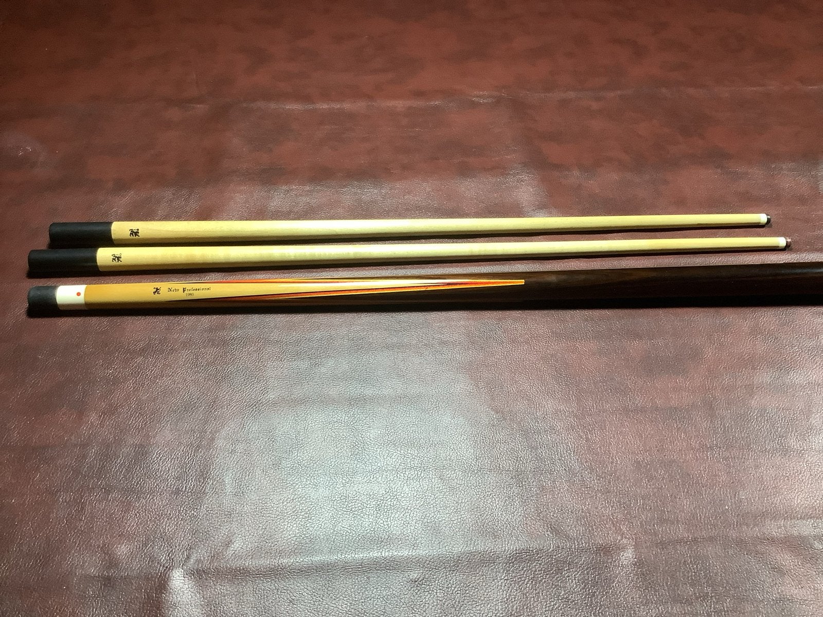 Biljartkeu 'Adam New Professional 1980' met 2 toppen  € 450., Ophalen of Verzenden, Gebruikt, Keu of Ballen