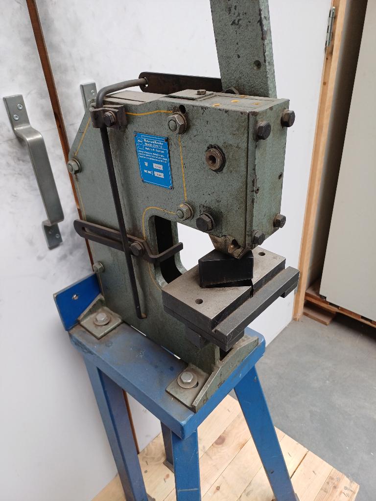 Uithoekpers/uithoekstempel, Doe-het-zelf en Verbouw, Gereedschap | Overige machines, Ophalen, Gebruikt