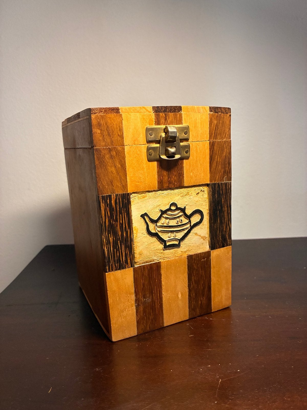 Vintage Houten Theedoos met Geometrisch Inlegwerk en Theepot, Antiek en Kunst, Antiek | Woonaccessoires, Ophalen of Verzenden