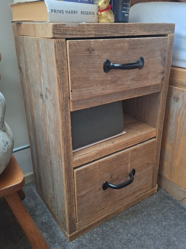 Nachtkastje, Huis en Inrichting, Slaapkamer | Nachtkastjes, Ophalen, Minder dan 45 cm, 55 tot 70 cm, Zo goed als nieuw