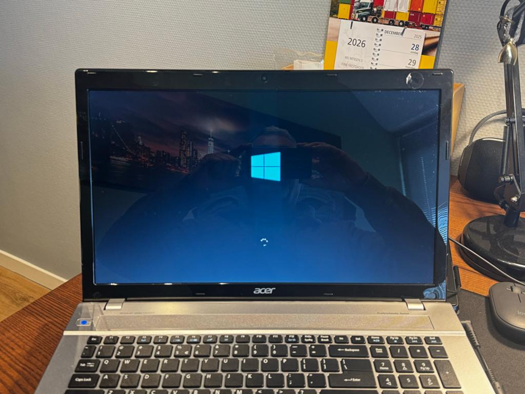Acer Aspire V3-731 Laptop - Intel Pentium, 6GB RAM, 464GB HD, Gebruikt, HDD, 2 tot 3 Ghz, Qwerty