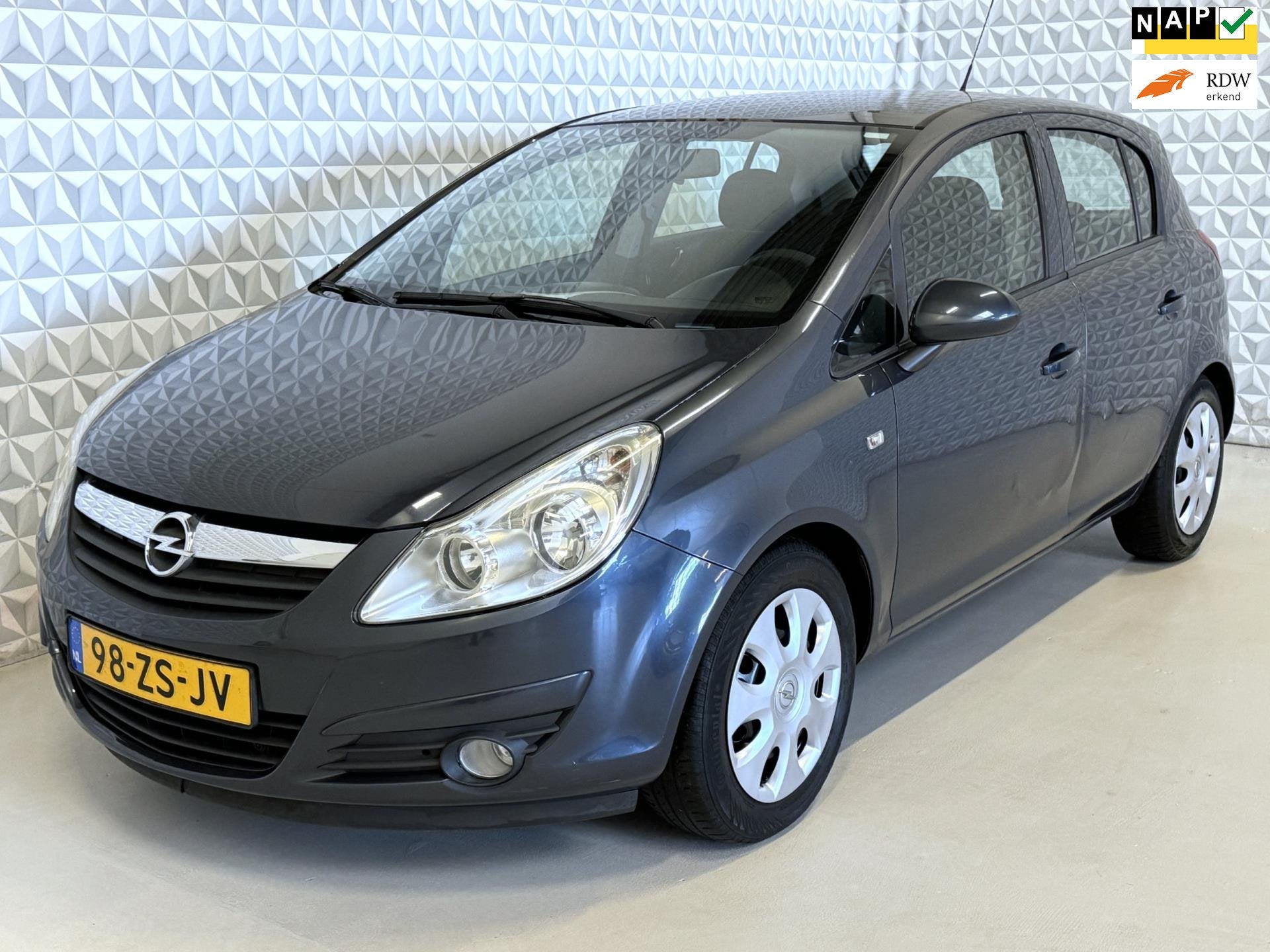 Opel Corsa 1.2-16V Enjoy 5drs AIRCO - Koppakking lek?! (2008, Auto's, Voorwielaandrijving, Stof, Zwart, 4 cilinders