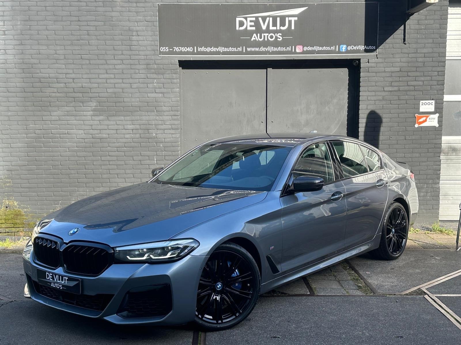 BMW 5-serie 530d xDrive M-Pakket | Carplay | Led | Alcantara, Auto's, Dealer onderhouden, Gebruikt, 2000 kg, 286 pk