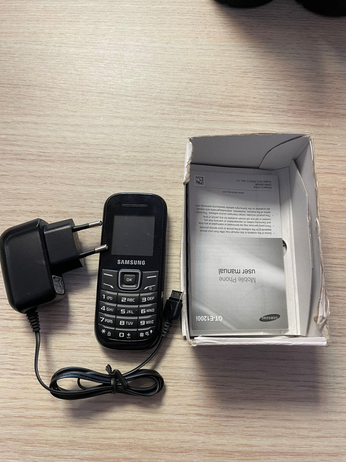 Te koop telefoon vaste prijs 10 euro., Ophalen, Zo goed als nieuw, Zwart, Overige modellen