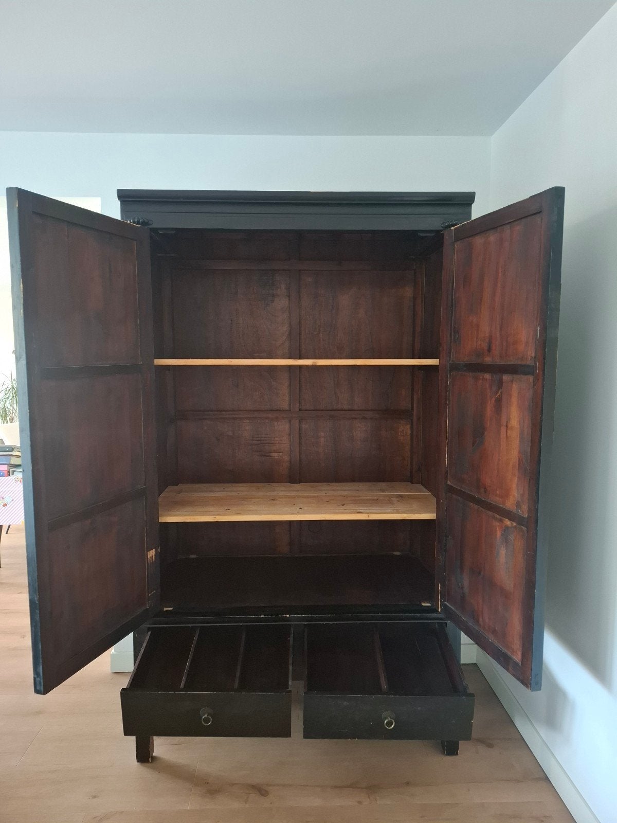 Antieke Chinese Bruidskast - Zwart Hout met Messing Beslag, Ophalen