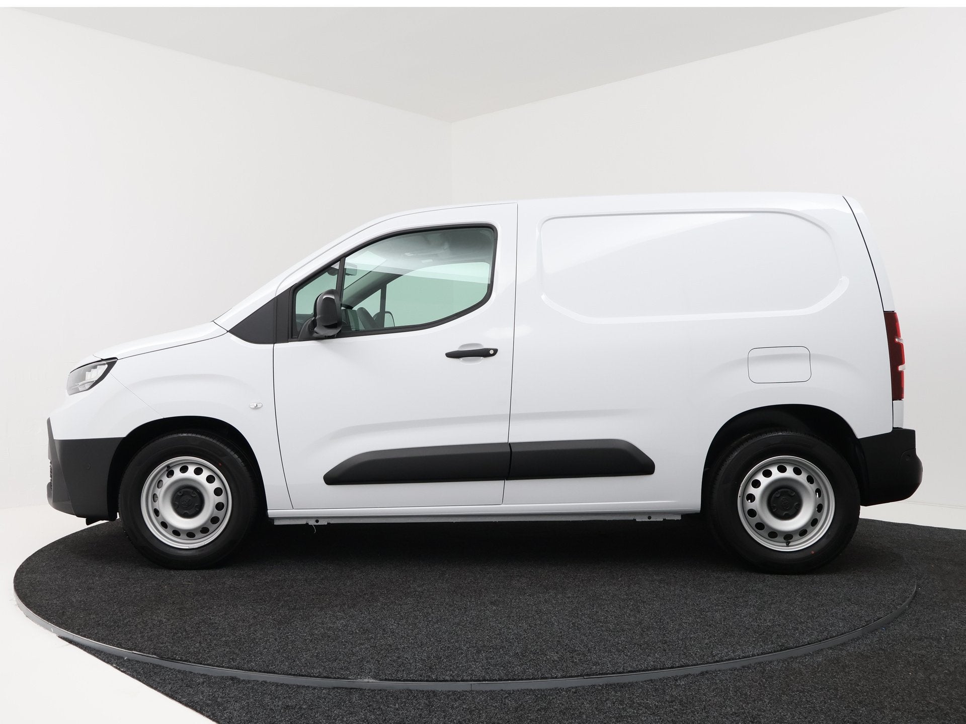 Toyota PROACE CITY Electric Navigator 50 kWh (bj 2026), 32 min, Wit, Origineel Nederlands, 2 stoelen