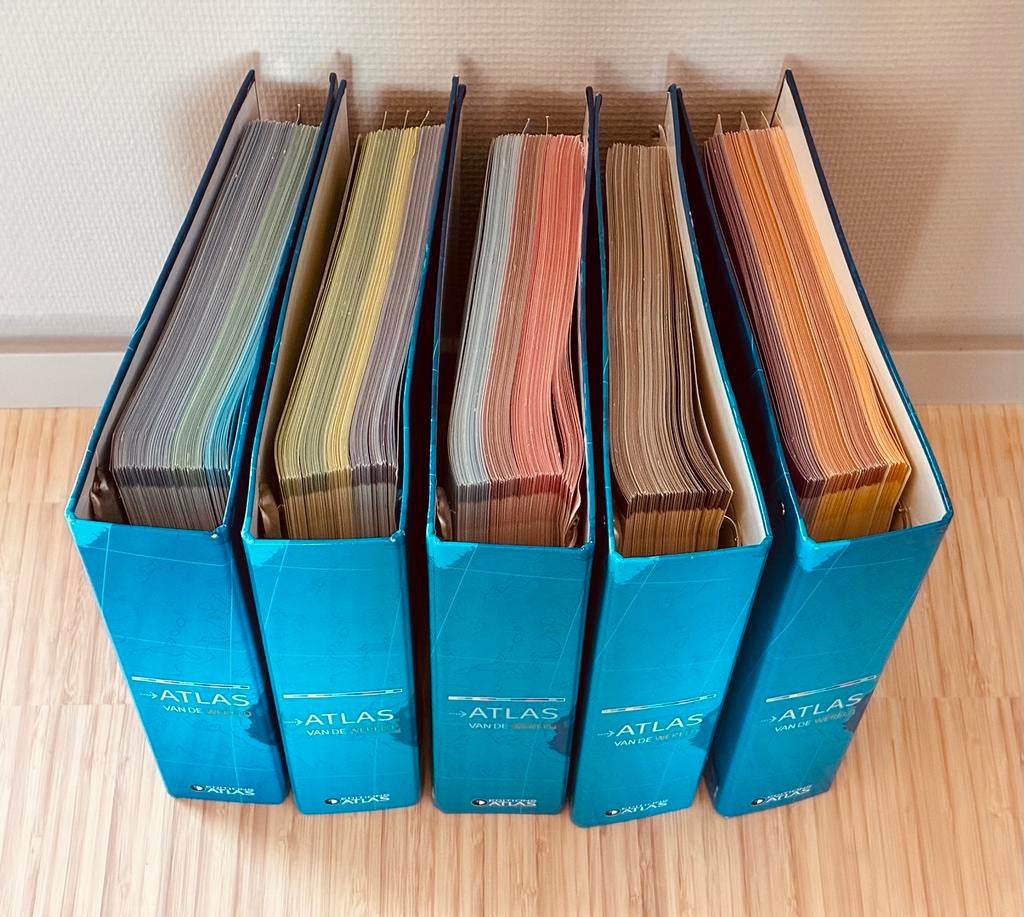 Atlas van de Wereld   1200 ! kaarten – compleet  in 5 mappen, Boeken, Ophalen of Verzenden, Zo goed als nieuw, 1800 tot 2000, Wereld