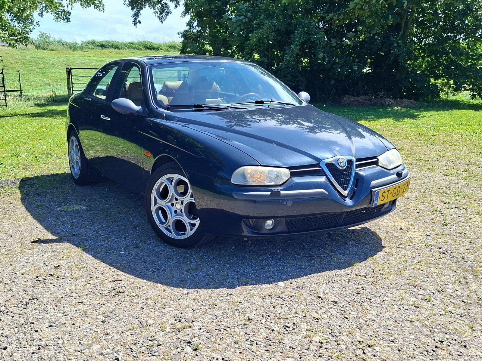 Alfa Romeo 156 2.5 V6 24V 1998 Blauw, Auto's, Alfa Romeo, Particulier, Benzine, Sedan, Handgeschakeld, Origineel Nederlands, Blauw