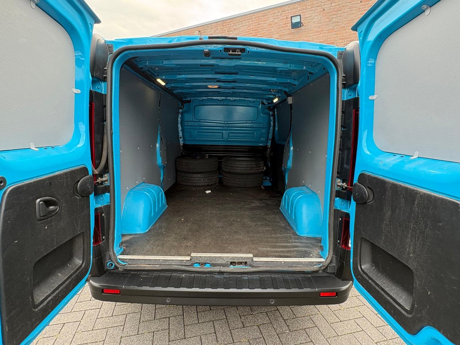 Renault Trafic 2.0dCi 150PK Lang / Automaat / Cruisecontrol, Auto's, Stof, Gebruikt, 4 cilinders, 1924 kg