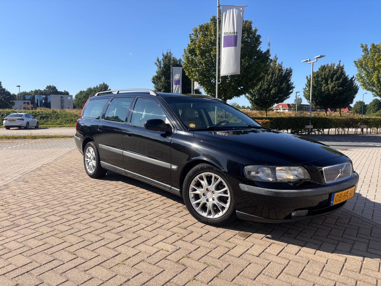 Volvo V70 2.4T Automaat |CarPlay & Android Auto|Leder|Cruise, 1800 kg, Zwart, Stationwagon, 2435 cc