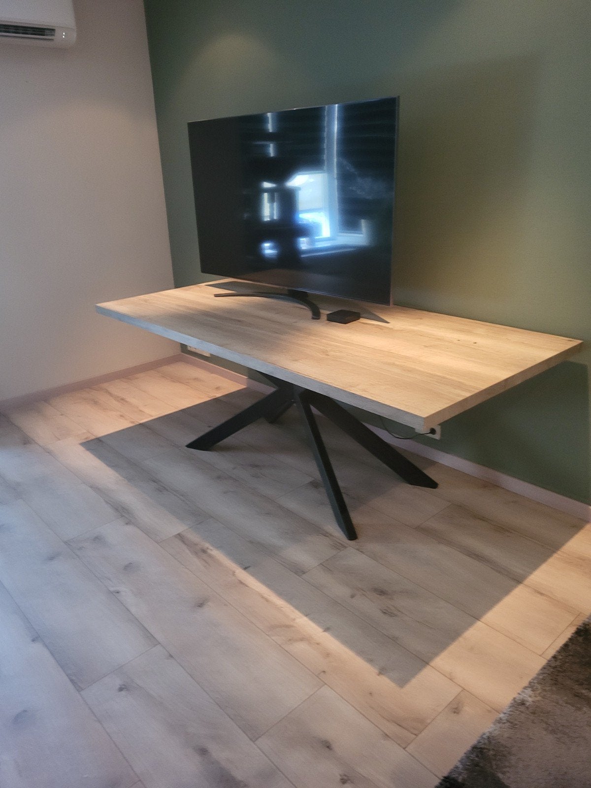 Robuuste eettafel. Met  kruispoot, Ophalen, 200 cm of meer, 50 tot 100 cm, Zo goed als nieuw