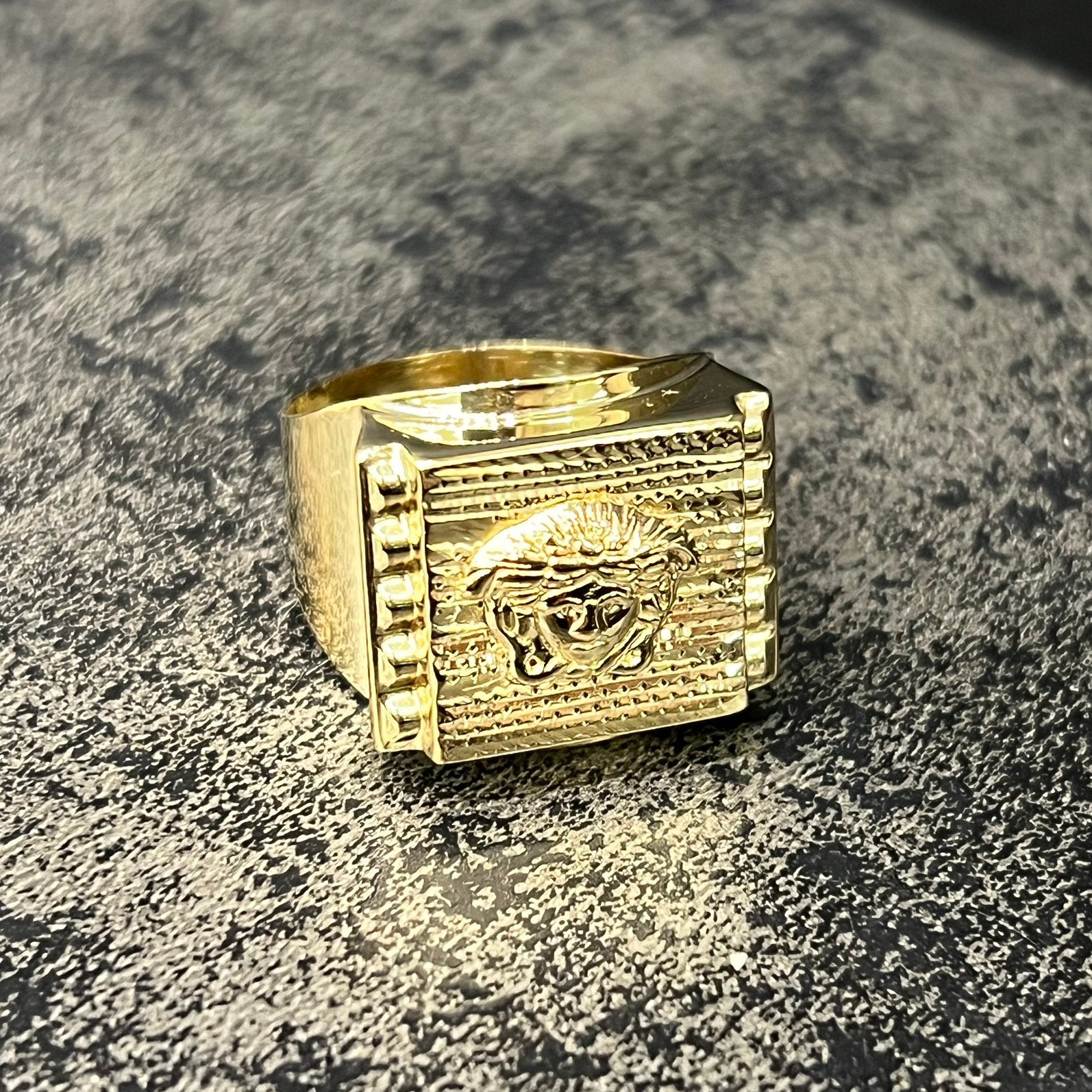 14k gouden ring groot Versace model, Ophalen of Verzenden, Zo goed als nieuw, Goud, Dame