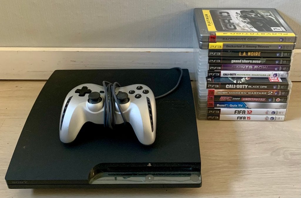 PS3 Slim 320gb met 12 games + 3rd party controller, 320 GB, Ophalen of Verzenden, Met 1 controller, Slim