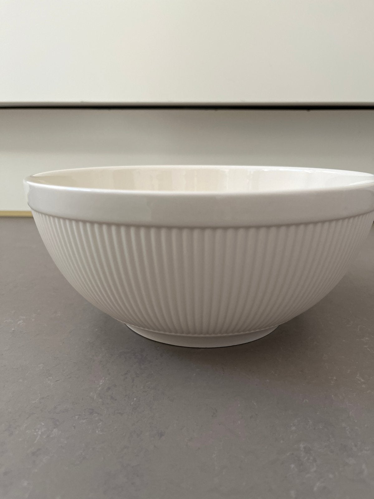 Wedgwood Windsor Salade/Pastaschaal - Ø 23 cm, Gebruikt, Keramiek, Ophalen of Verzenden, Schaal of Schalen