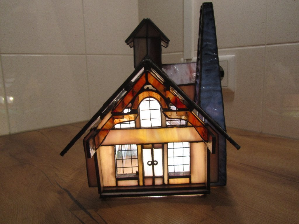 Tiffany bungalow tafellamp, Meerkleurig, Ophalen of Verzenden, Zo goed als nieuw, Tiffany lamp
