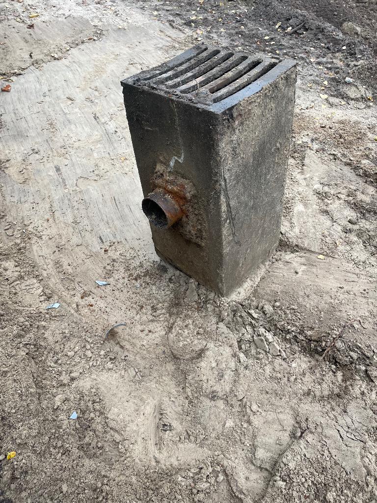 Straatkolk beton, Ophalen, Gebruikt, 60 tot 80 mm, Minder dan 2 meter