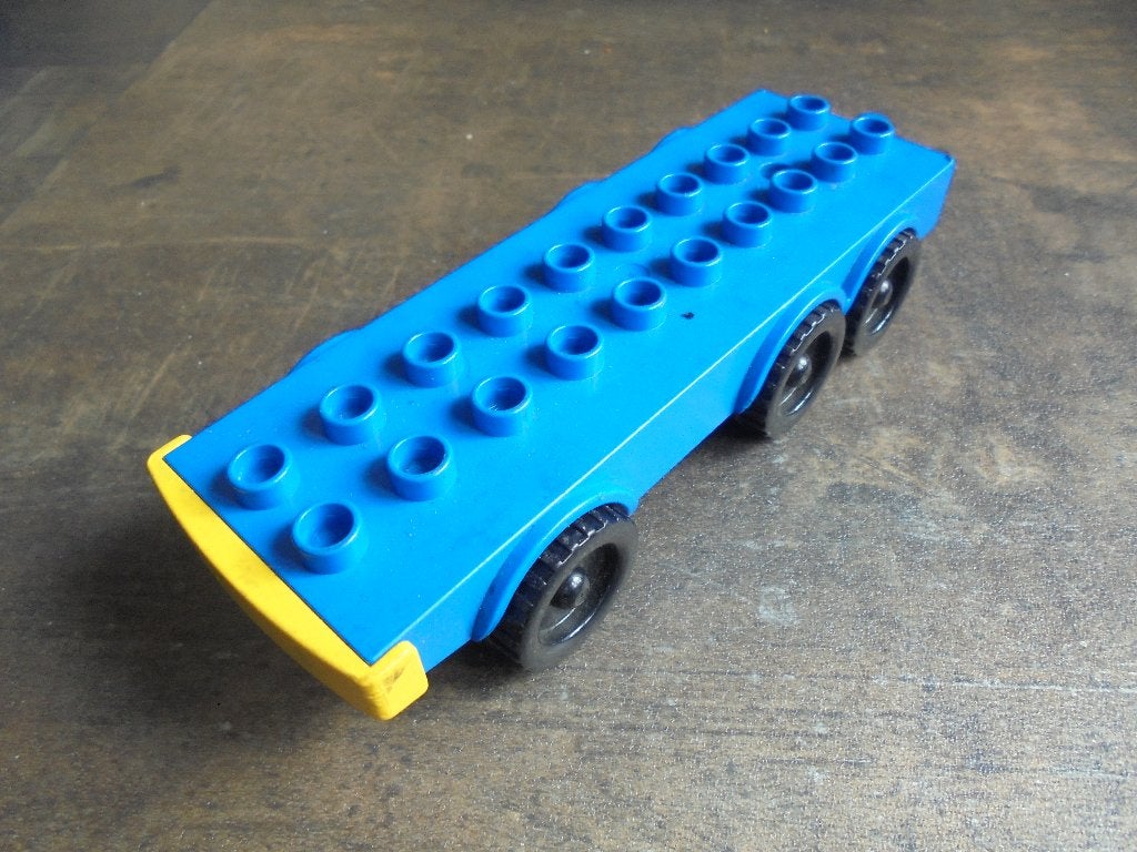 Lego Duplo Truck Base with Six Wheels (zie foto's), Ophalen of Verzenden, Gebruikt, Losse stenen, Duplo