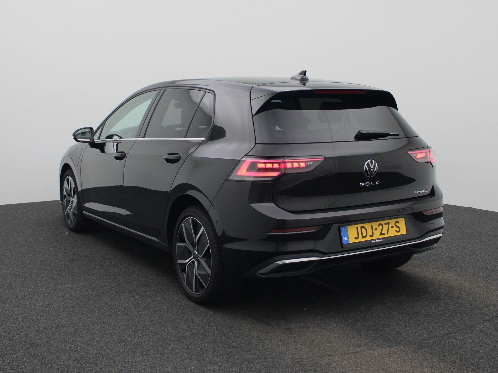 Volkswagen Golf 1.5 eHybrid Style Edition 204 PK Origineel N, Auto's, 12 maanden, 4 cilinders, 150 min, Bedrijf