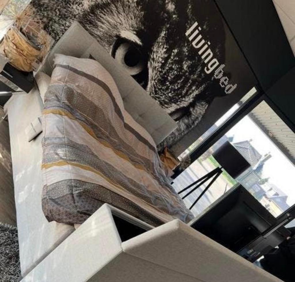 Living bed electrisch verstelbaar tweepersoons boxspring bed, Huis en Inrichting, Ophalen, Verstelbaar, Tweepersoons, Zo goed als nieuw