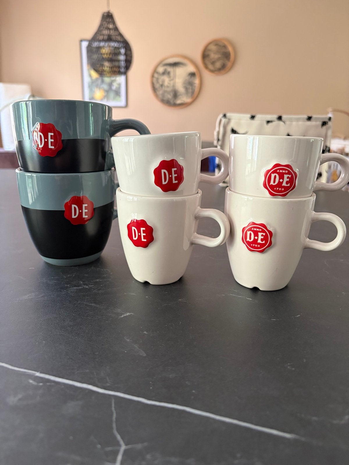 Douwe Egberts D.E. koffie/thee mokken - 6 stuks, Ophalen, Overige typen, Zo goed als nieuw, Steen/keramiek