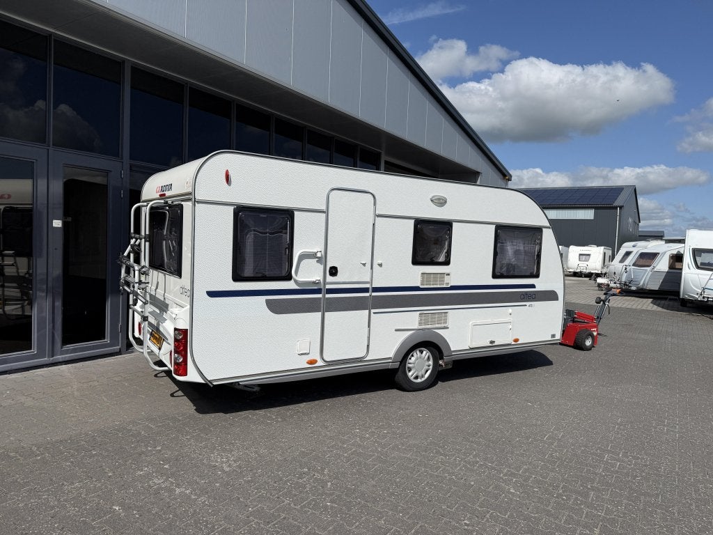 Adria Altea 472 LU Aparte bedden + Rondzit Tent Luifel Mover, Caravans en Kamperen, Caravans, Standaardzit, Lengtebed, Bedrijf